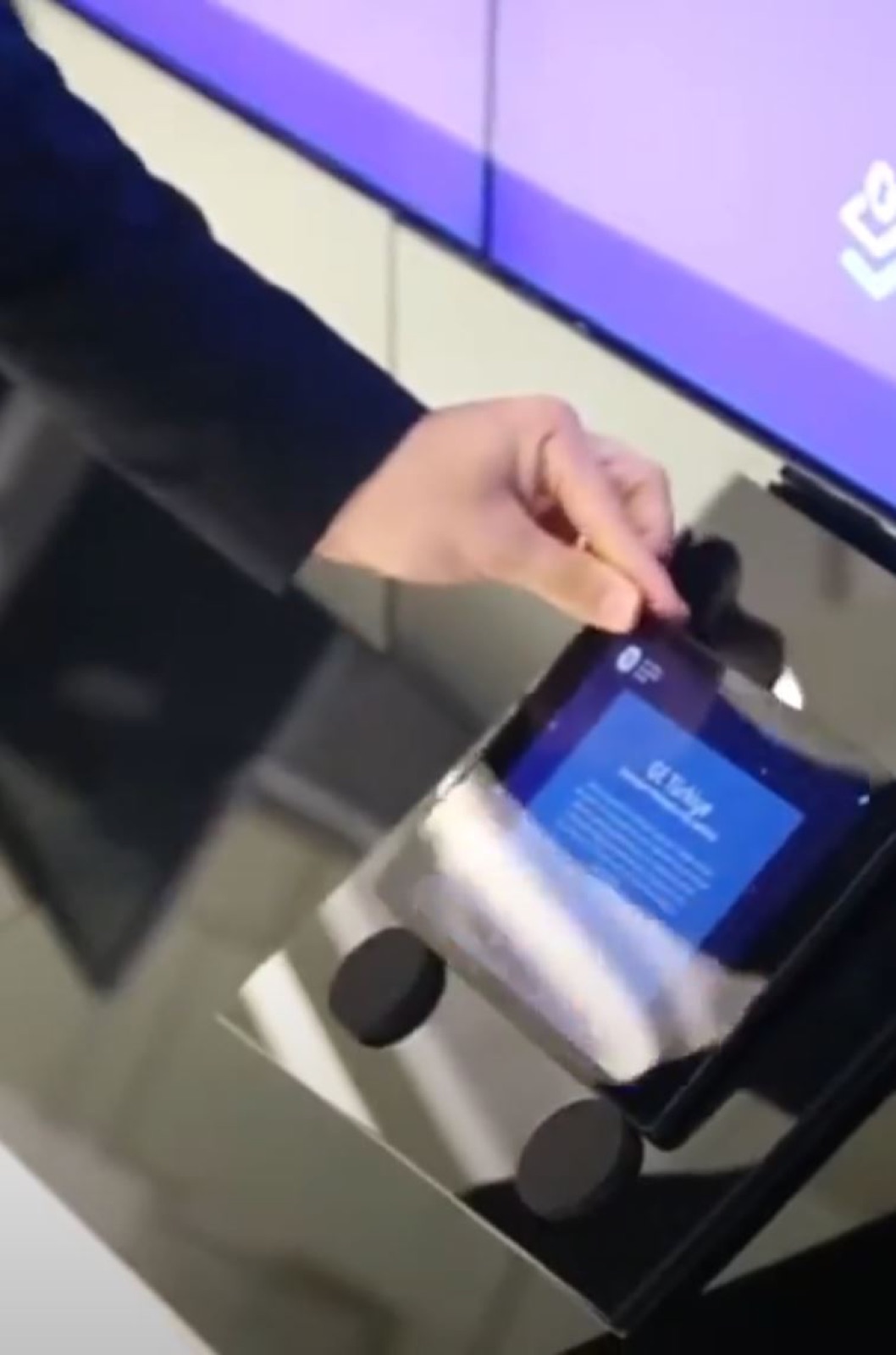 Tablet-guided exhibits in the Turkey centre