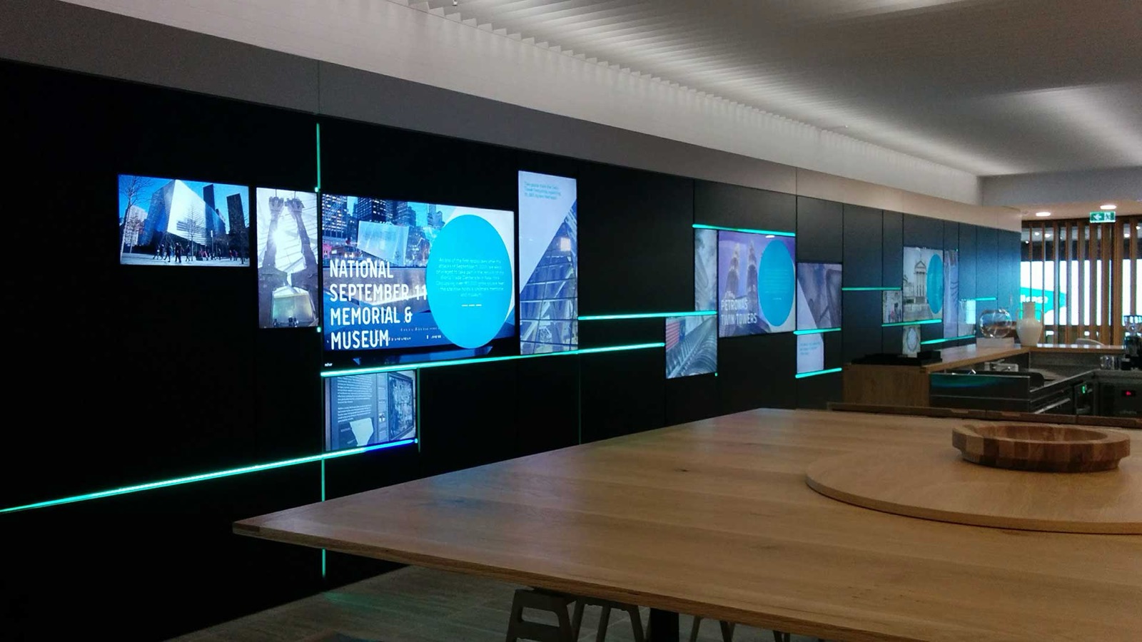 Digital Signage Platform for Lendlease